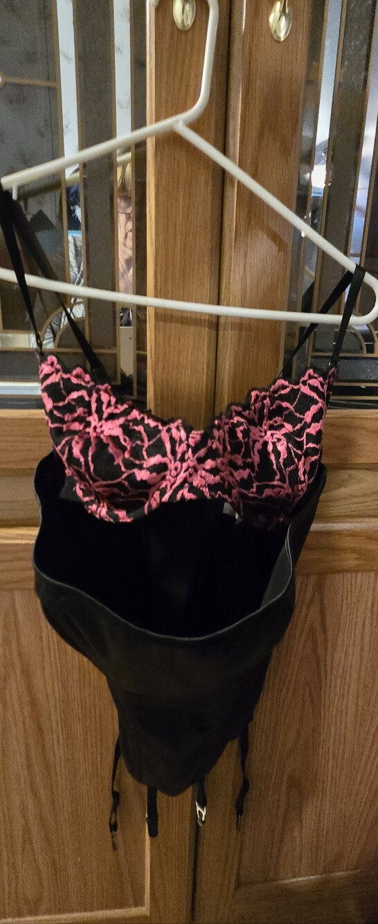 Black & Pink Lace Bustier Slip Can Add Pantyhose..34 Bust